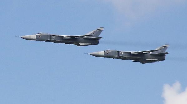 Două bombardiere rusești Su-24 au zburat agresiv în apropierea unei platforme petroliere poloneze din Marea Baltică (Video)