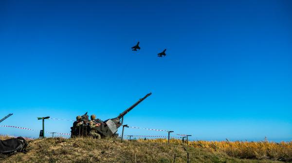 Trageri reale cu sistemul Oerlikon și simulări de atacuri aeriene, în Poligonul Capu Midia