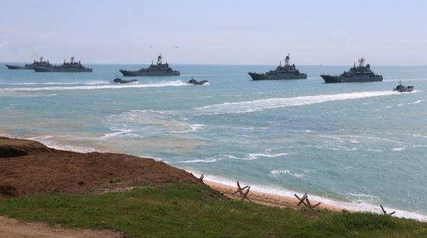 Rusia desfăşoară noi manevre militare în Marea Neagră, care coincid cu prezenţa în regiune a două nave ale US Navy