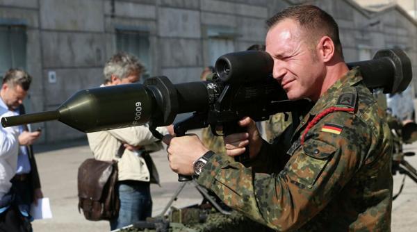 Germania: Exporturile de arme au scăzut cu 17% în prima jumătate a anului 2021