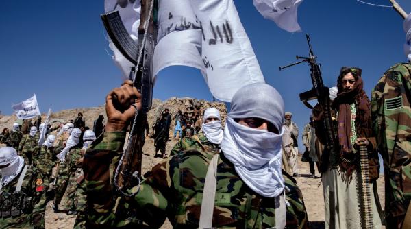 Val de asasinate în rândul femeilor în Afganistan. Talibanii susțin că doi suspecți au fost arestați