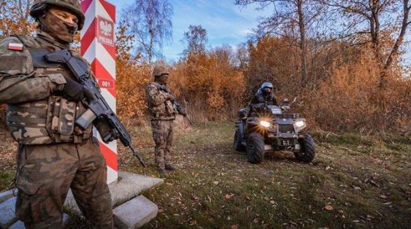 NATO condamnă 'tactica hibridă inacceptabilă' a regimului Lukaşenko la graniţa cu Polonia