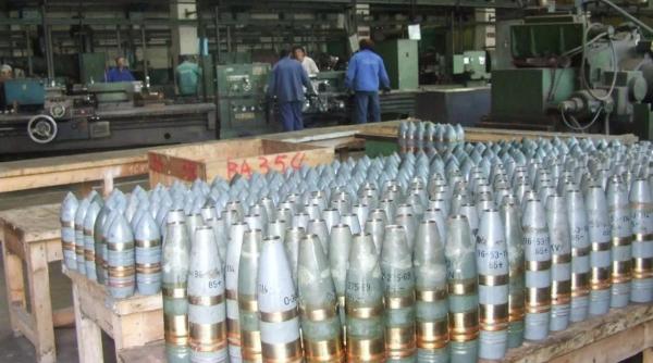 Vâlcea: Explozie la fabrica de armament de la Băbeni. Trei persoane au murit şi alte două sunt în stare gravă