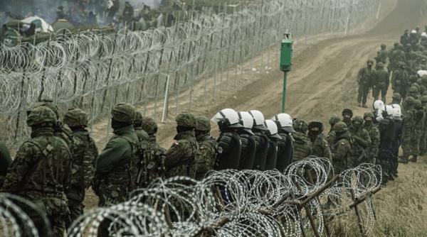 Polonia: Criza de la frontieră, 'cea mai mare tentativă de destabilizare a Europei' de după războiul rece