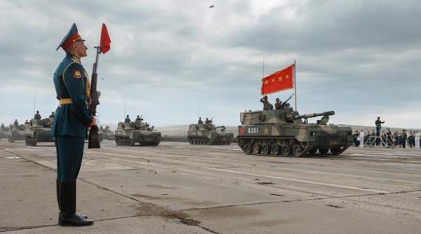 Rusia și China au semnat o foaie de parcurs pentru o cooperare militară mai strânsă. Beijingul laudă modul în care rușii au „contracarat SUA”