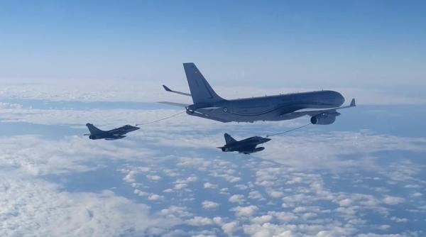 Trei avioane de vânătoare Su-27 au escortat deasupra Mării Negre mai multe aeronave americane și franceze