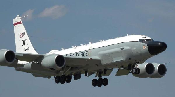 O aeronavă RC-135W Rivet Joint a Forțelor Aeriene ale SUA a survolat spațiul aerian al Ucrainei