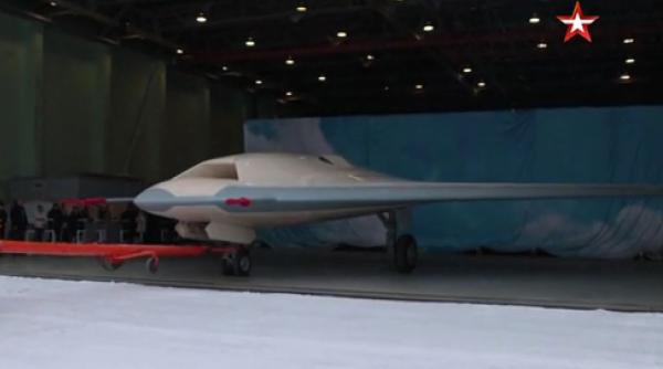 Rusia anunță că a mai produs o dronă grea de atac de tip Okhotnik, pe care o pregătește de testare