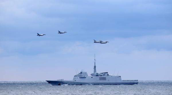 F-16 și MiG-21 românești au „luptat” alături de Eurofighter italiene. La manevre au participat și fregatele Auvergne și Regina Maria