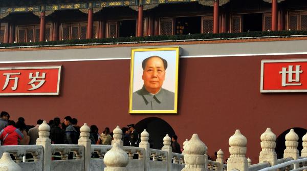 China, „colacul de salvare” al Iranului. Șeful diplomației de la Teheran va discuta la Beijing despre acordul pe 25 de ani 