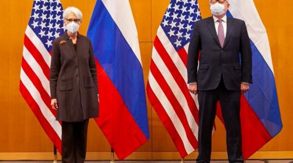 Consultările SUA-Rusia | Washingtonul a avertizat Moscova că „politica usilor deschise” a NATO va continua în pofida solicitărilor ruse