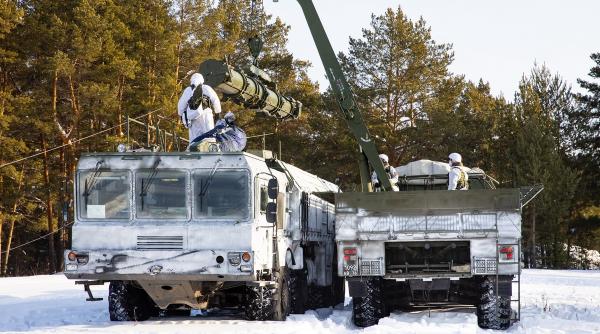 Trupele ruse rămân la granița Ucrainei. Lavrov refuză SUA: Nu se pune problema retragerii trupelor de la graniță