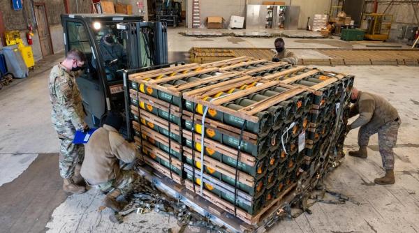 Ce au pus Statele Unite în cele 90 de tone de arme livrate Ucrainei? Mai multe sisteme Javelin, dar şi lansatoare de grenade termobarice