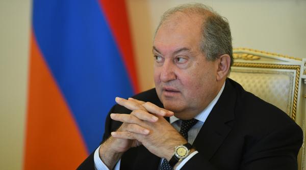 Președintele armean Armen Sarkissian a demisionat. Criză politică majoră în Armenia