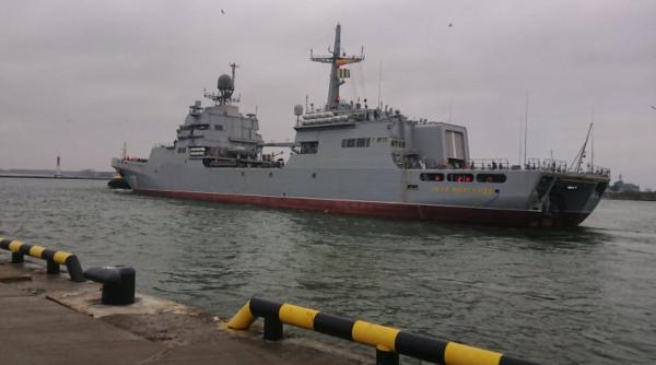 Șase nave rusești de debarcare au intrat în Marea Mediterană