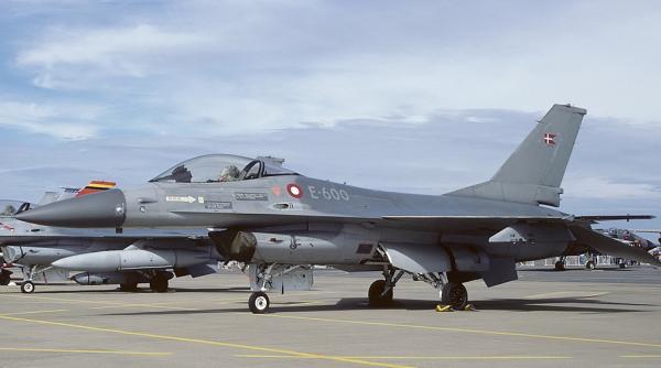 După ce a dislocat F-16 în statele baltice, Danemarca e pregătită să livreze și ea armament Ucrainei