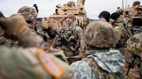 Pentagonul: SUA au în prezent peste 4.000 de militari desfăşuraţi în ţările baltice şi în Polonia