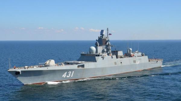 Rusia formează în estul Mediteranei cea mai mare grupare navală de la dizolvarea URSS, în timp ce trei portavioane aliate se află în regiune