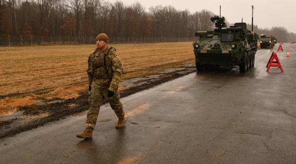 Primele convoaie cu tehnică militară americană ajung în această seară în România