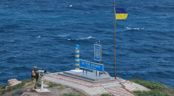 Rusia neagă uciderea militarilor ucraineni pe Insula Șerpilor. Moscova spune că aceștia s-ar fi predat și au fost duși la Sevastopol