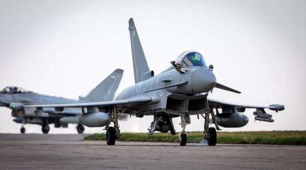 Patru avioane britanice Eurofighter Typhoon vor veni în România pentru a participa la misiuni de poliţie aeriană