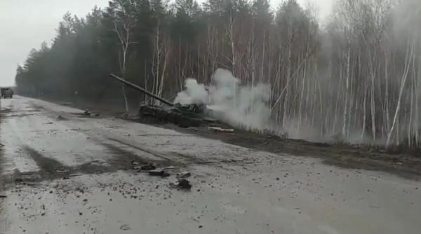 Fum alb la negocieri? Rusia reduce prezența militară în direcția Kiev / Ucraina acceptă neutralitatea, dar cere garanții de tipul Art. 5 al NATO