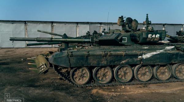 Colecţia de trofee a armatei ucrainene: Mai multe tancuri ruseşti capturate aşteaptă să fie reparate pentru a fi reintroduse în luptă