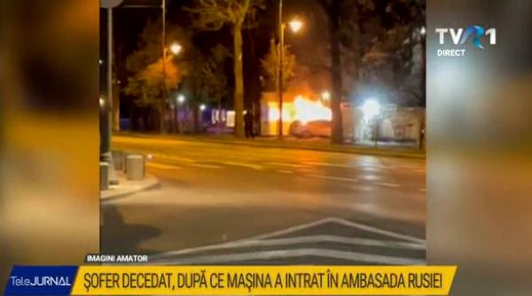 O mașină a luat foc după ce s-a izbit de gardul Ambasadei Rusiei în România. Șoferul a decedat