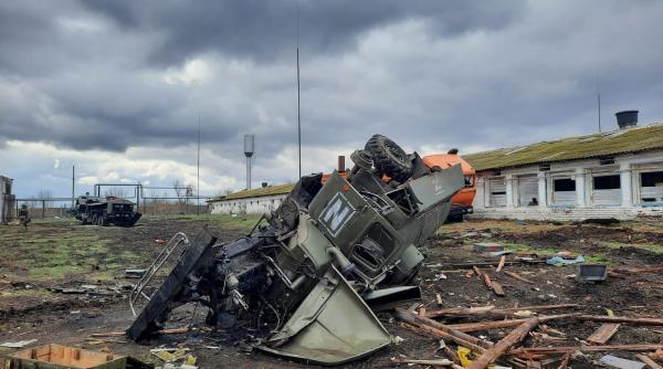 Ucraina spune că bătălia pentru Donbas va semăna cu al Doilea Război Mondial. Mii de tancuri, blindate, artilerie și avioane se vor înfrunta în Est