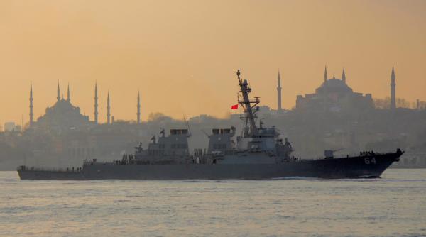Turcia ține strâmtorile închise. Nicio navă de luptă, inclusiv din NATO, nu poate să intre sau să iasă din Marea Neagră  