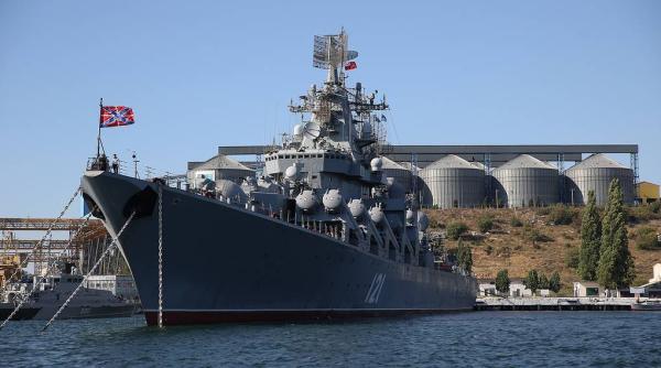Noi informaţii despre starea crucișătorului Moskva: Rusia susţine că nava nu a fost scufundată, dar are nevoie să fie remorcată