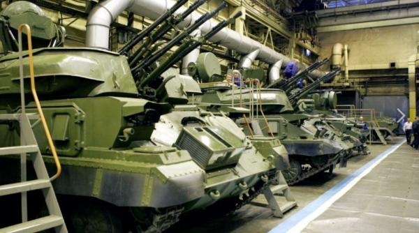 Efectul sancţiunilor occidentale: După compania Uralvagonzavod, singurul producător de tancuri din Rusia, o uzină care produce rachete sol-aer şi-a suspendat activitatea