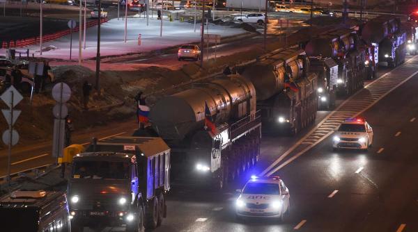 Cealaltă realitate în care Rusia e „victima”. Cum propaganda rusă încearcă justificarea unui război nuclear și cere reluarea testelor nucleare