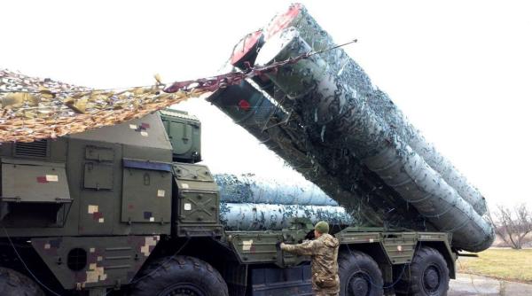 Ucraina a primit o nouă baterie de sisteme antiaeriene S-300. Transferul misterios e realizat de o țară din Occident, puțin probabil tot Slovacia