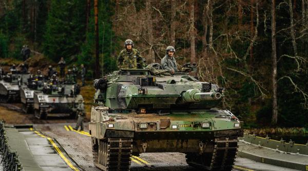 Dacă Suedia solicită aderarea la NATO, Alianţa este pregătită să-şi întărească prezenta militară în Marea Baltică