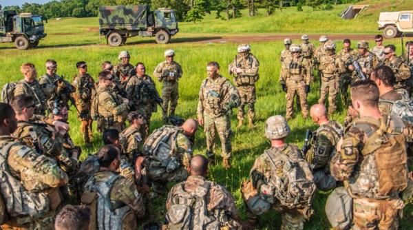 Subofițeri: America îi are, China îi dorește, Rusia luptă fără ei