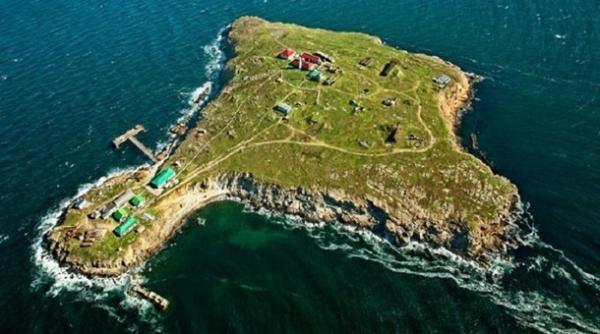 Ministerul britanic al Apărării: Dacă Rusia îşi consolidează poziţia pe Insula Şerpilor, atunci ar putea domina nord-vestul Mării Negre