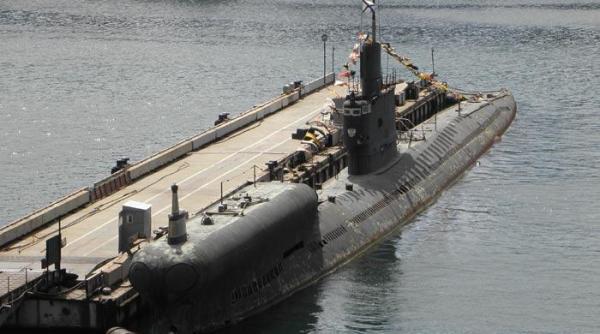 Tehnică veche cu rachete noi: Rușii confirmă că „bătrânul” submarin Alrosa a fost dotat cu rachete de croazieră Kalibr