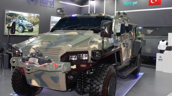 Vehiculul blindat ușor NMS 4x4 al producătorului turc Nurol Makina, prezentat la Bucureşti în cadrul BSDA