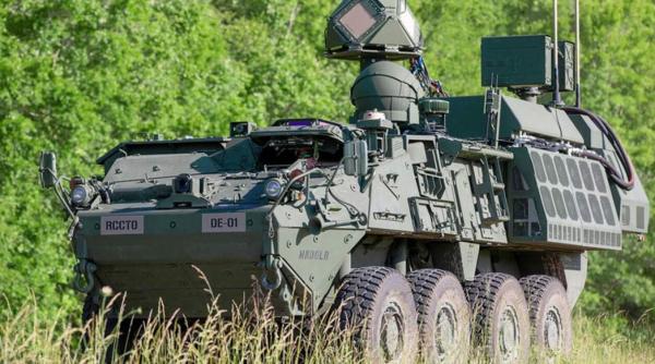 US Army a efectuat un nou test cu o armă laser de mare putere, instalată pe un vehiculul de luptă Stryker