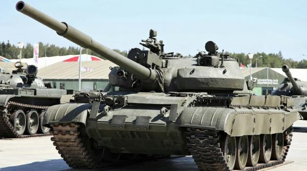 Din lipsă de tancuri noi, Rusia scoate din depozite vechile T-62 