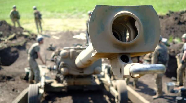 Rusia spune că a lovit un depozit de proiectile pentru obuziere americane M777 și a încetinit intenționat ofensiva în Ucraina