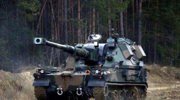 Polonia a oferit Ucrainei 18 obuziere autopropulsate AHS Krab