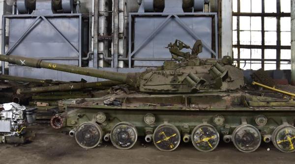 Rusia a pierdut sute de tancuri în Ucraina și a scos de la naftalină T-64, dar mai are o opțiune: „Rezerva” bielorusă formată din 500 de T-72