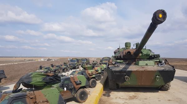 Emmanuel Macron, aşteptat marţi în România pentru a-i saluta pe cei 500 de soldaţi francezi prezenţi în ţara noastră