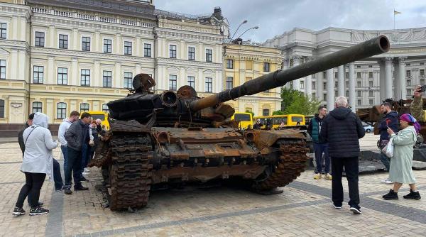 Ministrul ucrainean al Apărării: Îi vom ajuta pe generalii ruşi ''să ajungă cu tancurile până la Lisabona'', dar sub forma unor epave