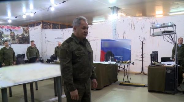 Pentru prima dată de la începerea conflictului, ministrul rus al apărării a inspectat trupele din Ucraina