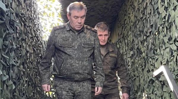 La o săptămână după ministrul Șoigu, generalul Gherasimov, șeful SMG al Forțelor Armate ruse a inspectat trupele din Ucraina