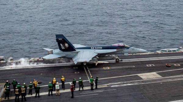 Un avion F/A-18 Super Hornet a căzut în Marea Mediterană. Aeronava americană opera de pe portavionul USS Harry S. Truman