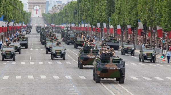 Franța își schimbă strategia de apărare până în 2030. Macron vrea ca Armata să facă față unei ipotetice confruntări de mare intensitate